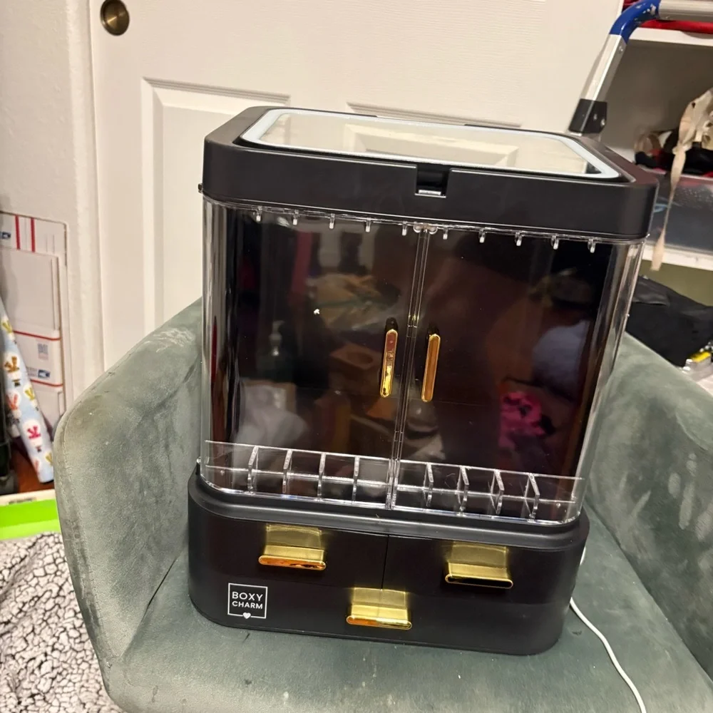 Black and Gold Makeup Organizer with Mirror and light
